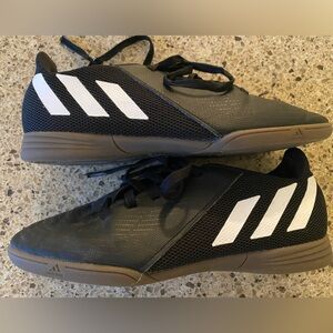 Youth Adidias Predator Indoor Shoe